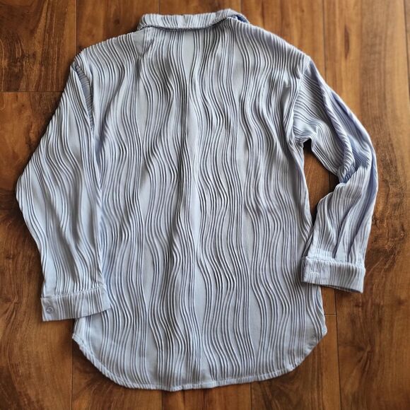 Womens Textured Blouse Size Small Light Blue Longsleeve Button Down Work Casual - Picture 6 of 7